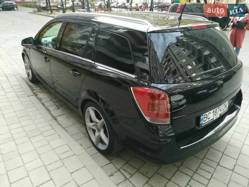 Универсал Opel Astra 2010 в Львове