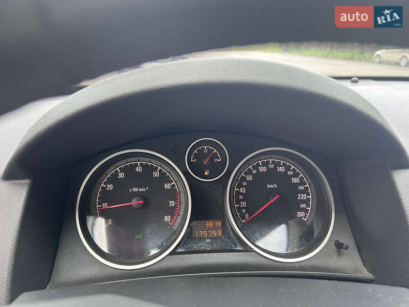 Хэтчбек Opel Astra 2005 в Рахове фото 3 Хэтчбек Opel Astra 2005 в Рахове