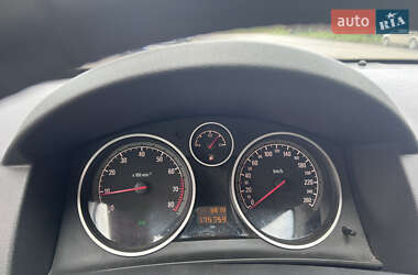 Хэтчбек Opel Astra 2005 в 
