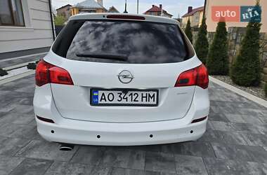 Универсал Opel Astra 2012 в 