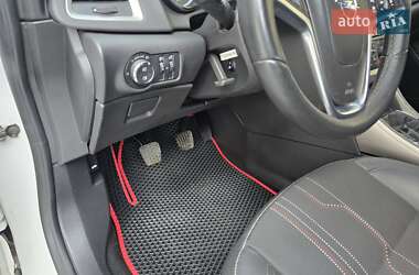 Универсал Opel Astra 2012 в 