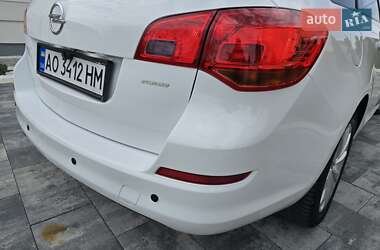 Универсал Opel Astra 2012 в 