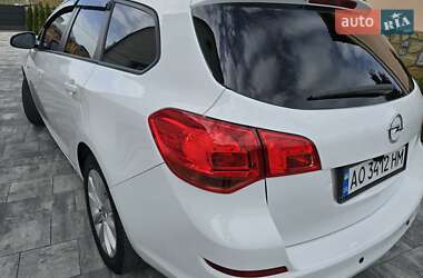 Универсал Opel Astra 2012 в 