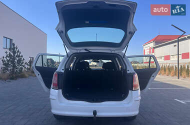 Универсал Opel Astra 2010 в 