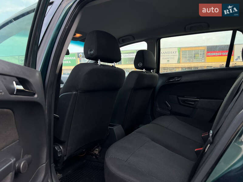 Универсал Opel Astra 2005 в Черновцах