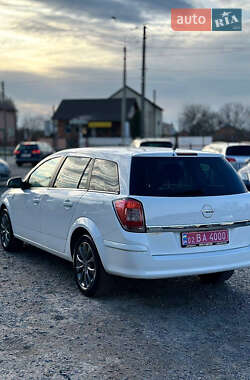 Универсал Opel Astra 2010 в 