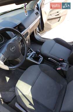 Універсал Opel Astra 2006 в 