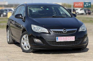 Хетчбек Opel Astra 2010 в 