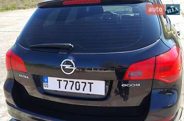 Універсал Opel Astra 2012 в 