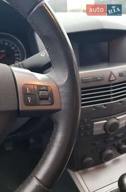 Универсал Opel Astra 2005 в 