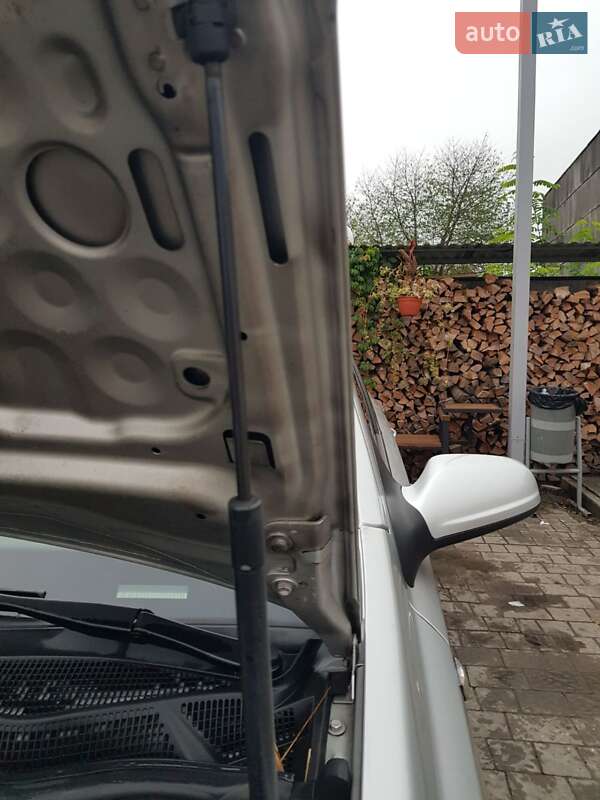 Універсал Opel Astra 2005 в Івано-Франківську