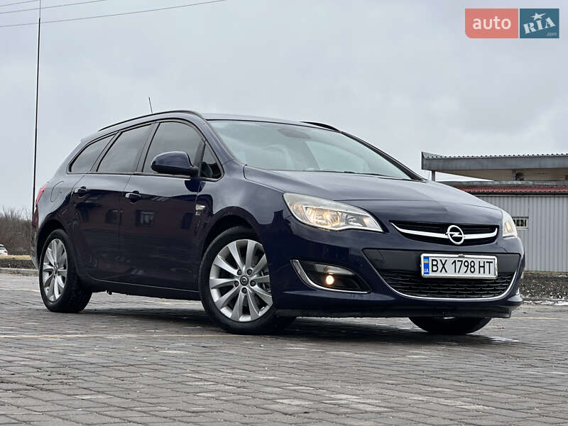 Универсал Opel Astra 2012 в 