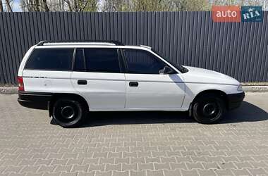 Универсал Opel Astra 1995 в 