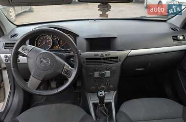 Универсал Opel Astra 2005 в 