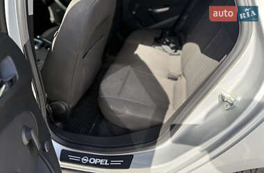 Универсал Opel Astra 2011 в 