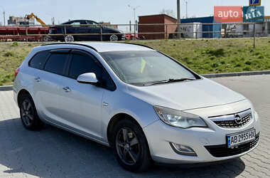 Универсал Opel Astra 2011 в 