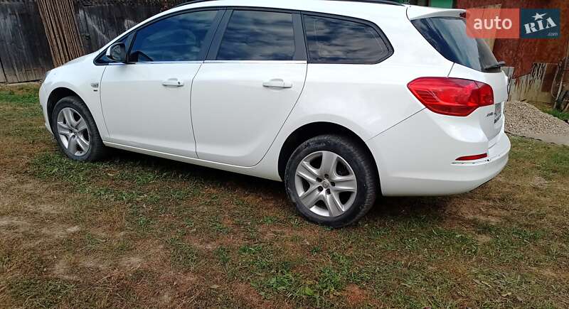 Opel Astra 2014