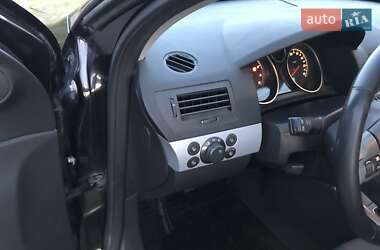 Универсал Opel Astra 2006 в 