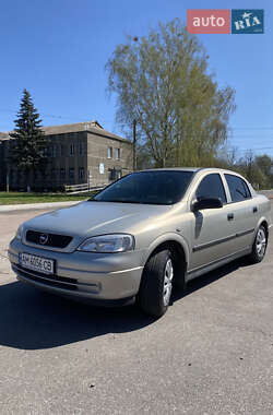 Седан Opel Astra 2005 в 