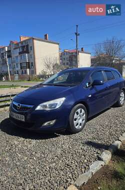Универсал Opel Astra 2012 в 