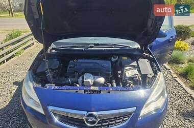 Универсал Opel Astra 2012 в 