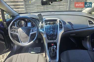Универсал Opel Astra 2012 в 