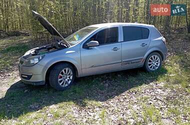 Хэтчбек Opel Astra 2004 в 