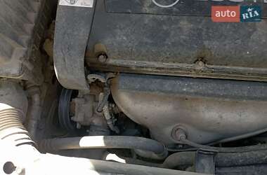 Хэтчбек Opel Astra 2004 в 