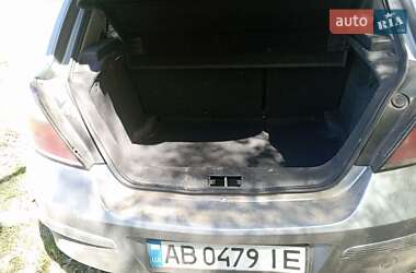 Хэтчбек Opel Astra 2004 в 