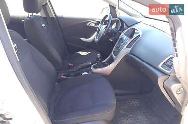 Универсал Opel Astra 2012 в 