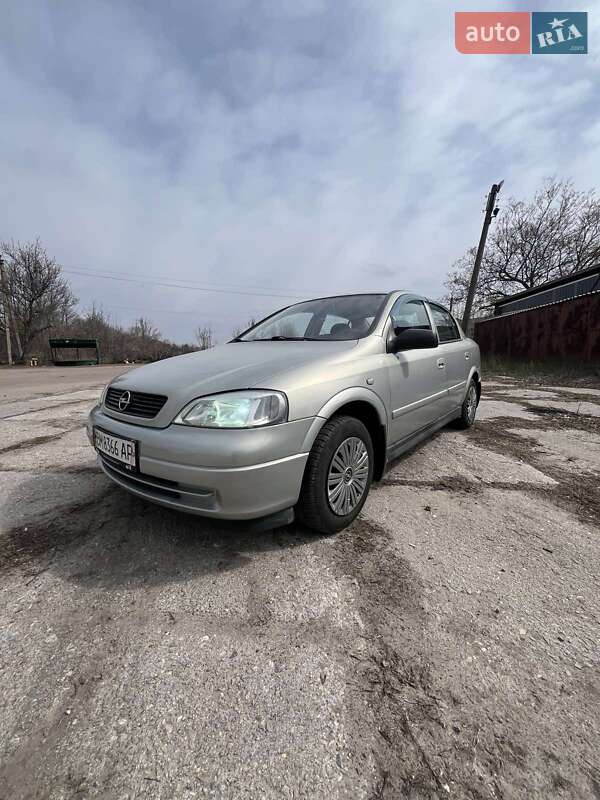 Седан Opel Astra 2006 в Прилуках