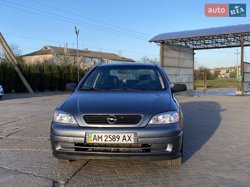 Седан Opel Astra 2008 в 