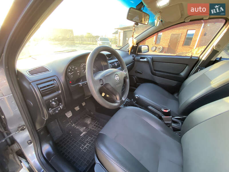 Седан Opel Astra 2008 в Киеве