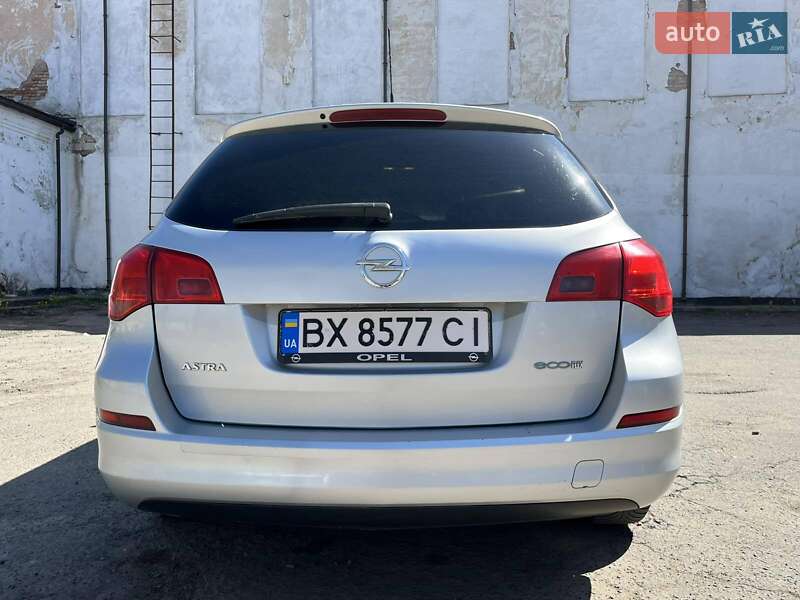 Универсал Opel Astra 2011 в Летичеве