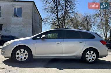 Универсал Opel Astra 2011 в 