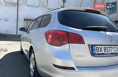 Универсал Opel Astra 2011 в 