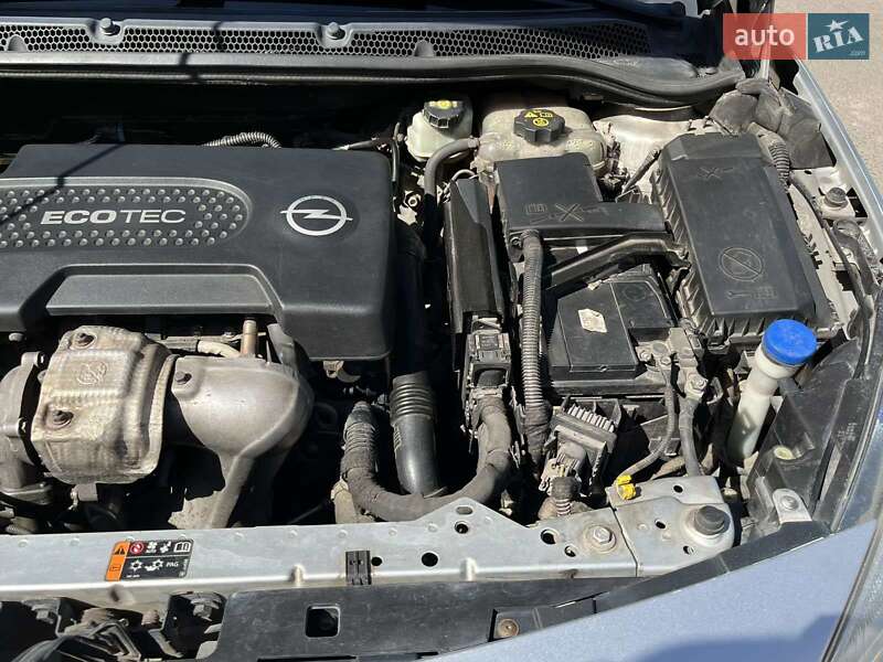 Универсал Opel Astra 2011 в Летичеве