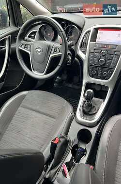 Хетчбек Opel Astra 2014 в 