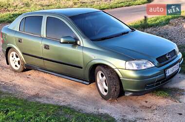 Хетчбек Opel Astra 2000 в 