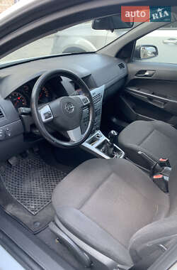 Универсал Opel Astra 2010 в 