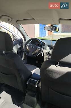 Универсал Opel Astra 2008 в 