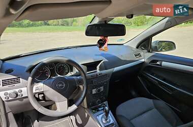 Универсал Opel Astra 2005 в 