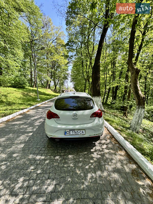 Хетчбек Opel Astra 2013 в Чернівцях