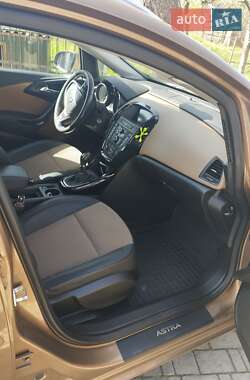 Универсал Opel Astra 2015 в 