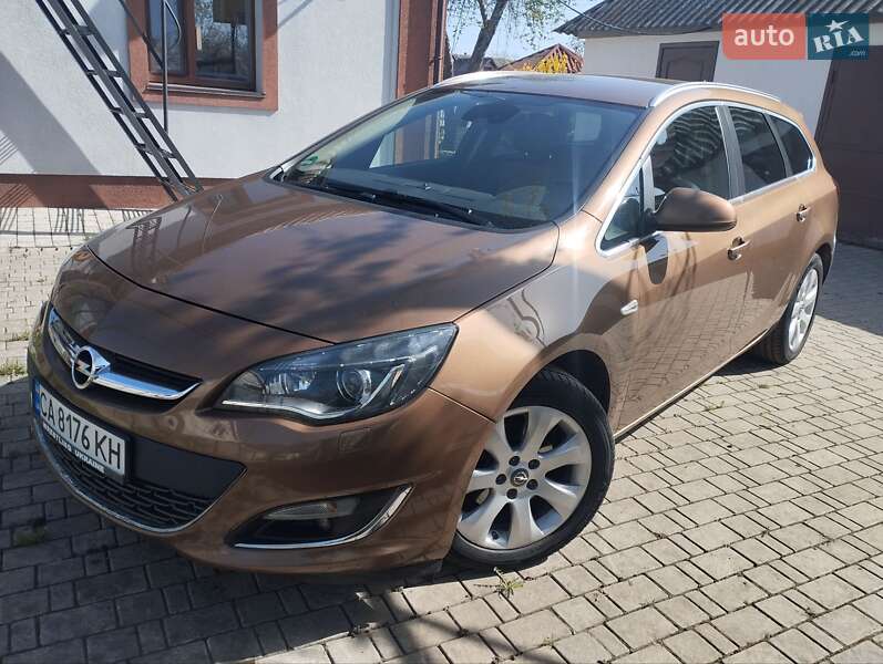 Універсал Opel Astra 2015 в Христинівці