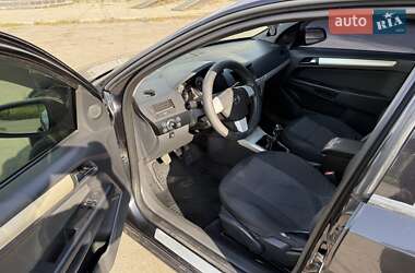 Хэтчбек Opel Astra 2008 в 