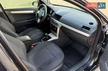 Хэтчбек Opel Astra 2008 в 