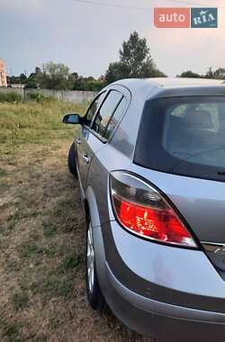 Хэтчбек Opel Astra 2009 в 