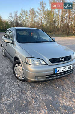 Седан Opel Astra 2008 в Кривом Роге