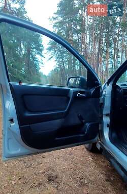 Седан Opel Astra 2004 в 